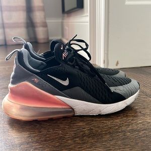 Kids air max 270. Size 5Y.